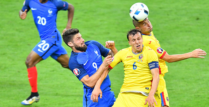 Fransa'nın Romanya'yı 2-1 yendiği maçı Esat Yılmaer kaleme aldı...