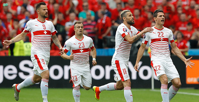İsviçre 3 puanı tek golle aldı