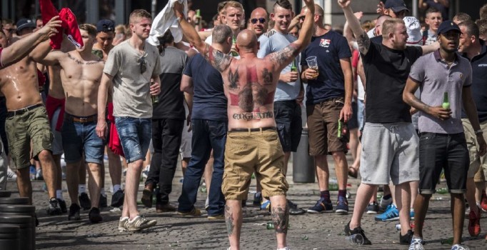 UEFA: Şiddet devam ederse diskalifye ederim