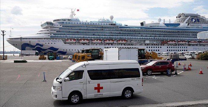 Japonya'da karantina alınan gemiden kötü haber! 44 yolcuda daha koronavirüs tespit edildi