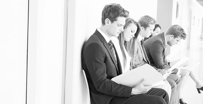 Kierkegaard, neşeli yangın veya mülakatın anlamı nedir?