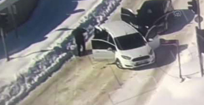 HDP'li Murat Sarısaç'ın evinde PKK'lı terörist yakalandı