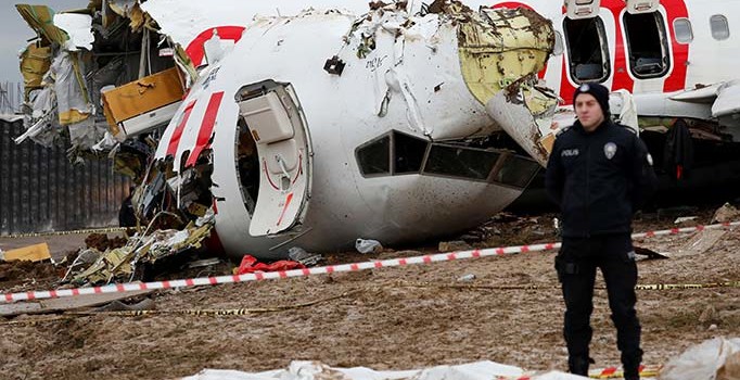 Son dakika! Pistten çıkan uçağın yardımcı pilotu: Kule inmeyin demedi