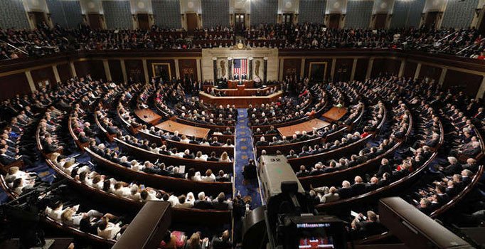 Trump'ın İran'a yönelik askeri yetkilerini kısıtlayan karar tasarısı Senato'dan geçti