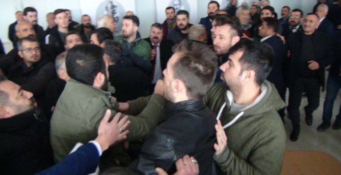 Şanlıurfa'da CHP kongresinde yumruklar konuştu