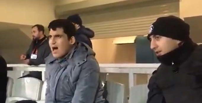 Polis memuru, görme engelli taraftara maçı anbean anlattı