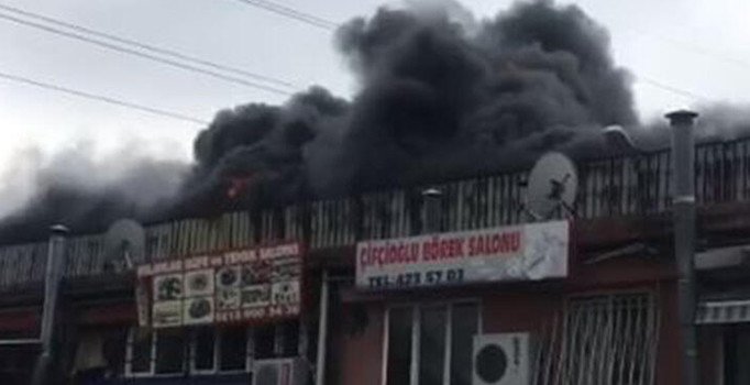 Esenyurt'ta sanayi sitesinde yangın 