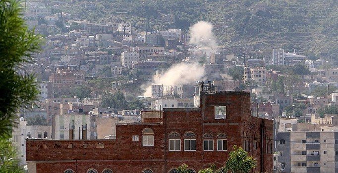 Koalisyon Yemen'i vurdu, onlarca sivil öldü