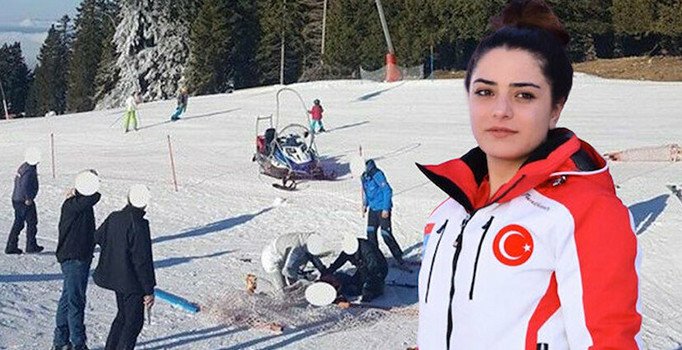 Milli kayakçı Sıla Kara, Slovenya'da teleferikten düşen çocuğu kurtardı