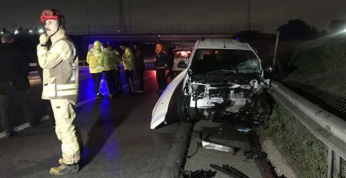 Tuzla'da feci kaza! Otomobil ile panelvan çarpıştı: 2 ölü