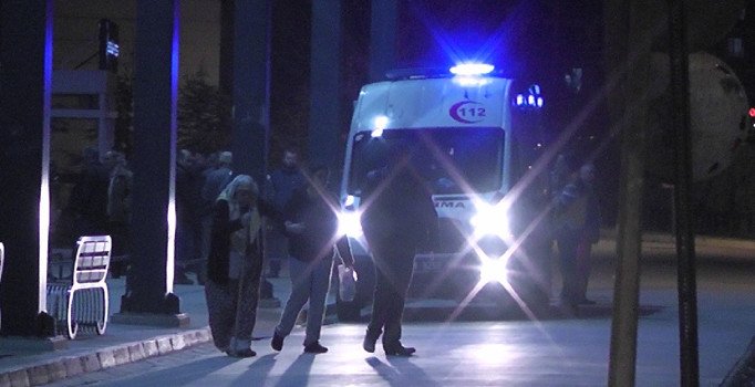 İzmir'de kahvehaneye silahlı saldırı: 2 ağır yaralı 