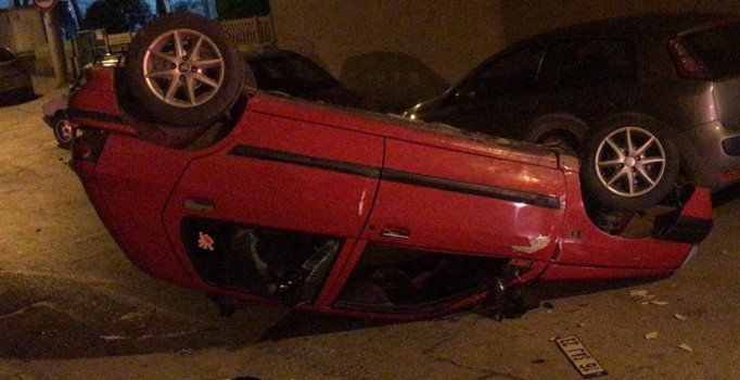 Alkollü sürücü takla atan otomobilden yara almadan kurtuldu