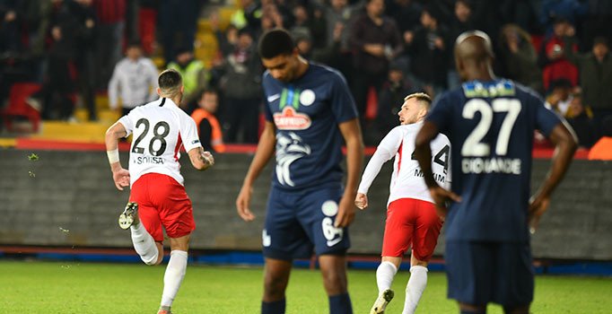 Gaziantep FK, Çaykur Rizespor'u evinde 2-0 mağlup etti