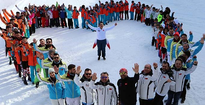 Slovenya'da kahraman ilan edilen Sıla'ya muhteşem karşılama