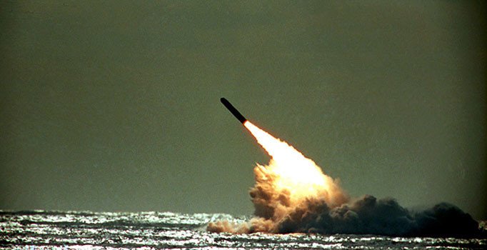 ABD, nükleer başlık taşıyabilen Trident II balistik füzesini test etti
