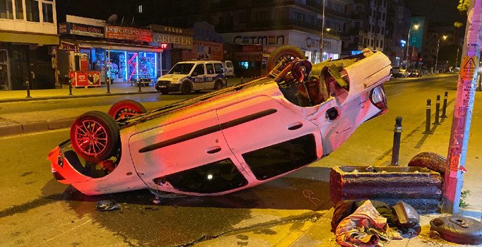 Maltepe'de trafik kazası: 2 yaralı