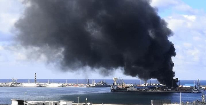 Hafter milisleri Trablus Limanı'na roketli saldırı düzenledi
