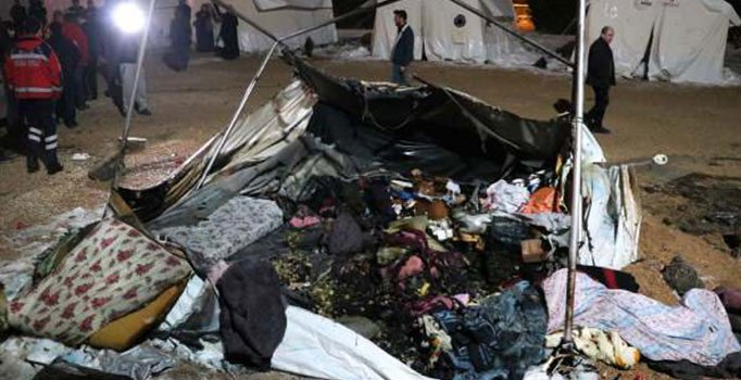 Elazığ'da depremzede çadırında yangın