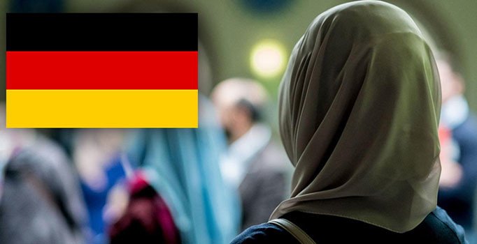 Almanya'da başörtülü öğrenci hastanede staja kabul edilmedi