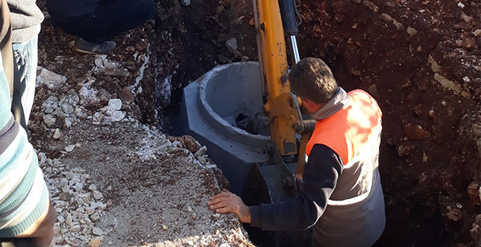 ASAT'tan Kaş Bezirgan'a kanalizasyon hattı çalışması