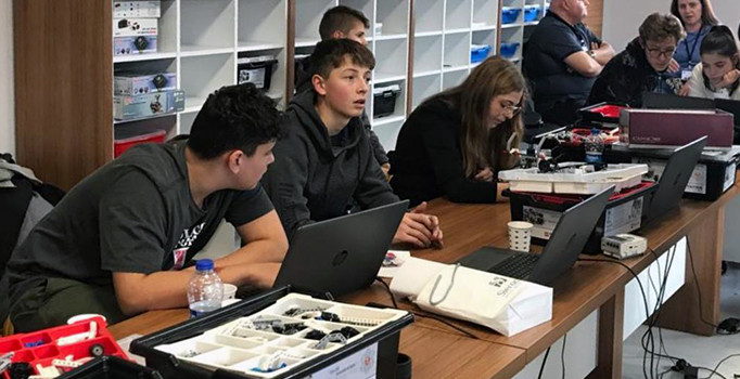 Kepez geleceğin bilim insanlarını yetiştiriyor