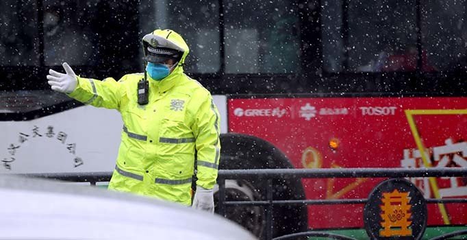 Koronavirüs 75 binden fazla kişiye bulaştı