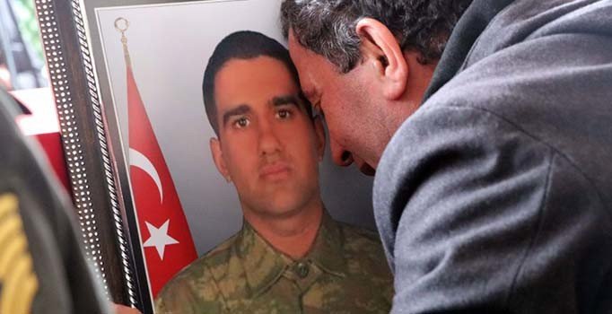 İdlib şehidi Sözleşmeli Er Mustafa Ertürk son yolculuğuna uğurlandı