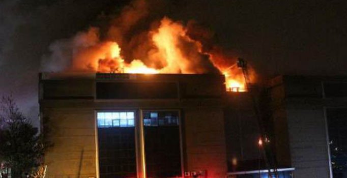 İstanbul Bahçelievler'de tekstil atölyesinde büyük yangın