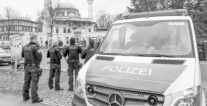 Almanya’da ‘ırkçı tehdit’ alarmı