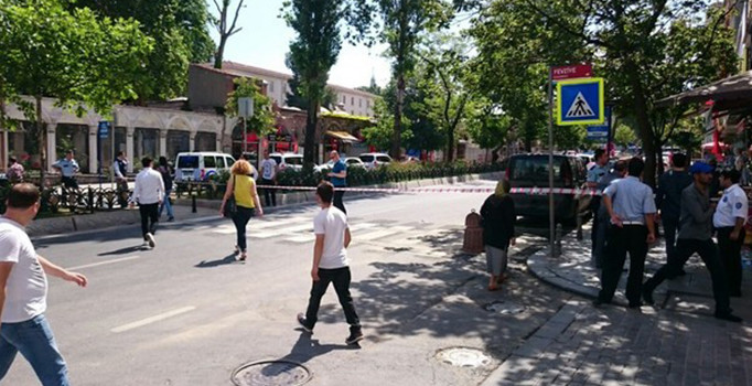 Vezneciler'de şüpheli paketten el bombası çıktı