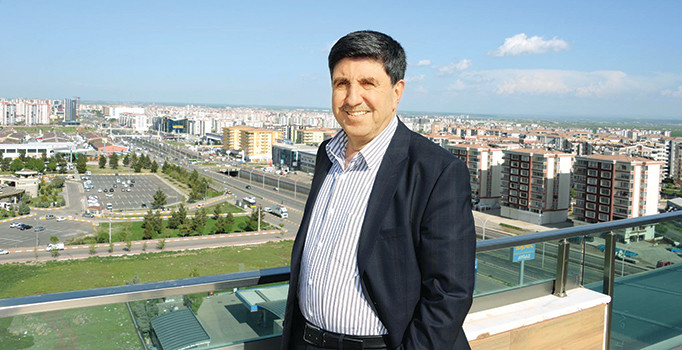 Altan Tan: Hem demokratik siyaset hem şiddet bir arada olmaz