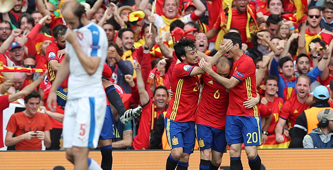 Pique İspanya'yı 'Çek'ti aldı: İspanya 1 - 0 Çek Cumhuriyeti