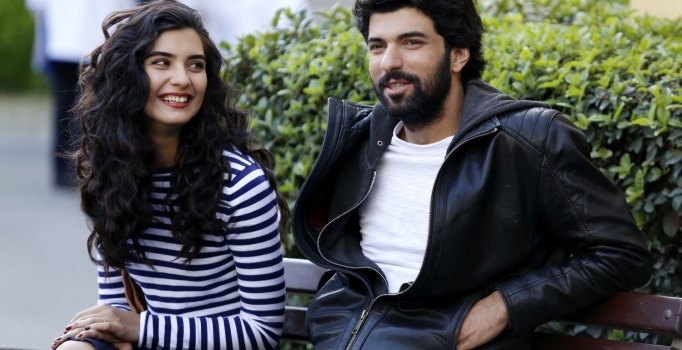 Sosyal medya en çok 'Kara Para Aşk' çiftini konuştu