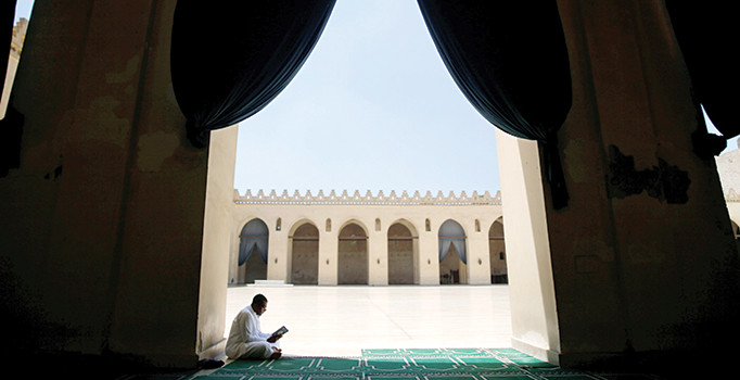 Prof. Dr.  Bayraktar Bayraklı yazdı: Allah yetmez mi?