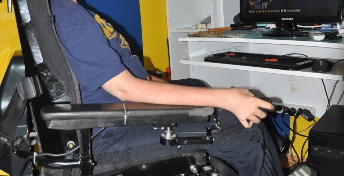 Kas hastası İslam, 3'üncü kata çıkamayınca oy kullanamadı