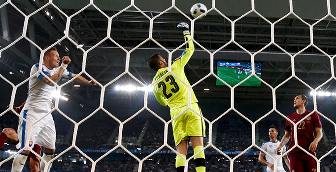 Turnuvanın ilk üç gollü maçı: Rusya 1-2 Slovakya