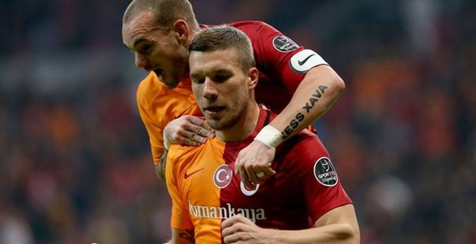 Sneijder ve Podolski 11’de yok