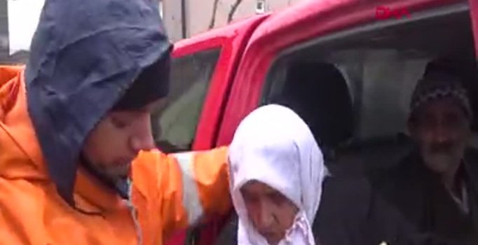 Manisa'da sağanak, su baskınlarına yol açtı