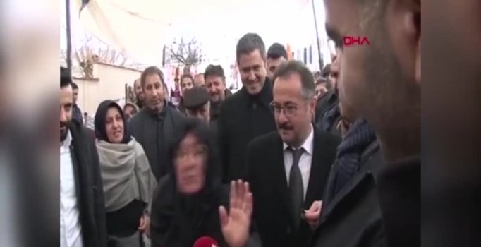 İmamoğlu'nun oy istediği kadından gülümseten cevap!