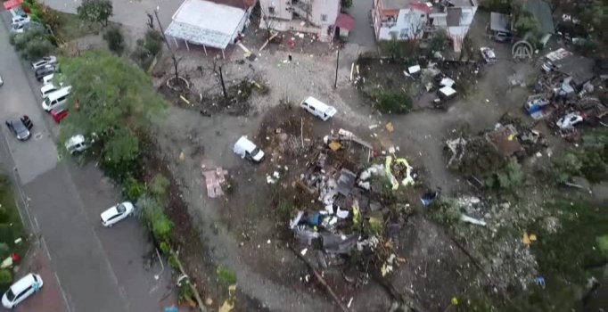 Antalya Kemer'de fırtına!