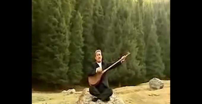 Şehit edilen ozan Abdurehim Heyit'in 'Karşılaşınca' parçası