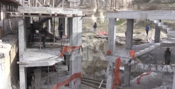 Büyük tepki alan otel inşaatının yıkımı tamamlandı