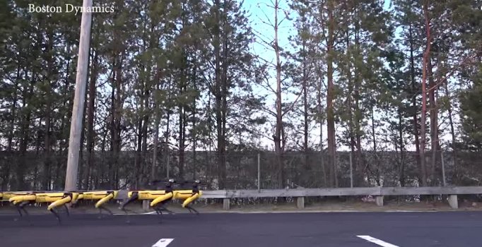 Kamyon çekebilen yeni robot
