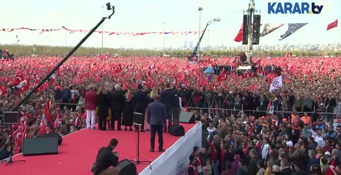 Maltepe'de dualı ve mehterli miting