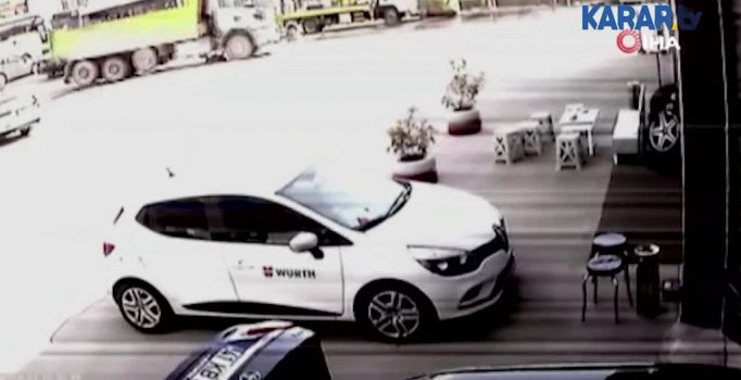 Yaşlı adam hafriyat kamyonunun altında kaldı