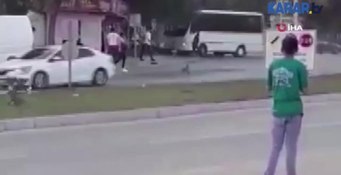 Minibüsüyle kebapçı dükkanını yıkmaya çalıştı!