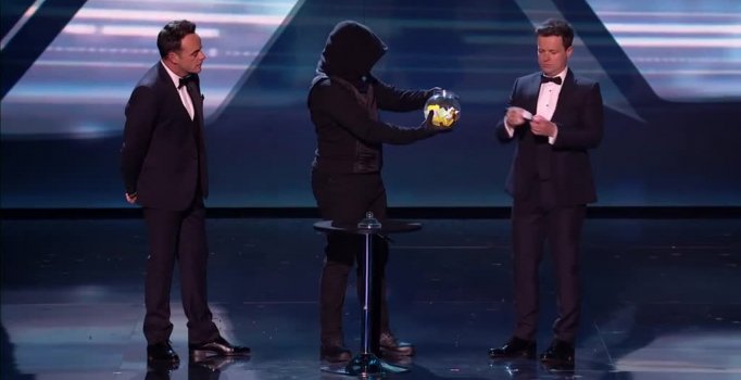 Yetenek yarışmasına Sihirbaz X damgası