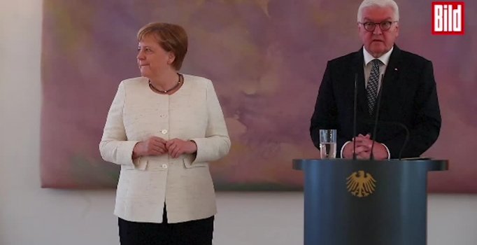 Merkel yine titrerken görüntülendi