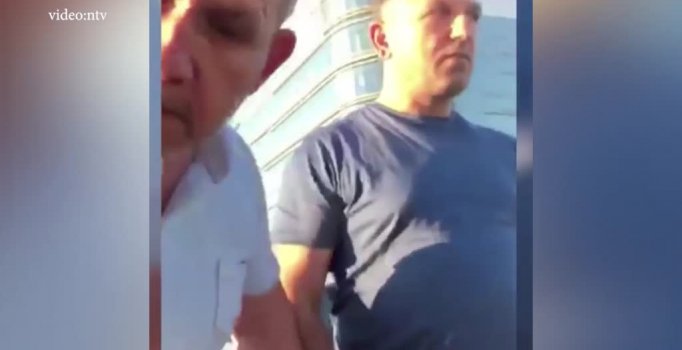 Hamile kadının bulunduğu aracı durdurup saldırdılar!