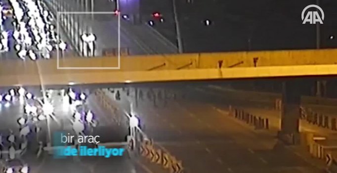 Darbecilerin vali korumalarını derdest etme anı